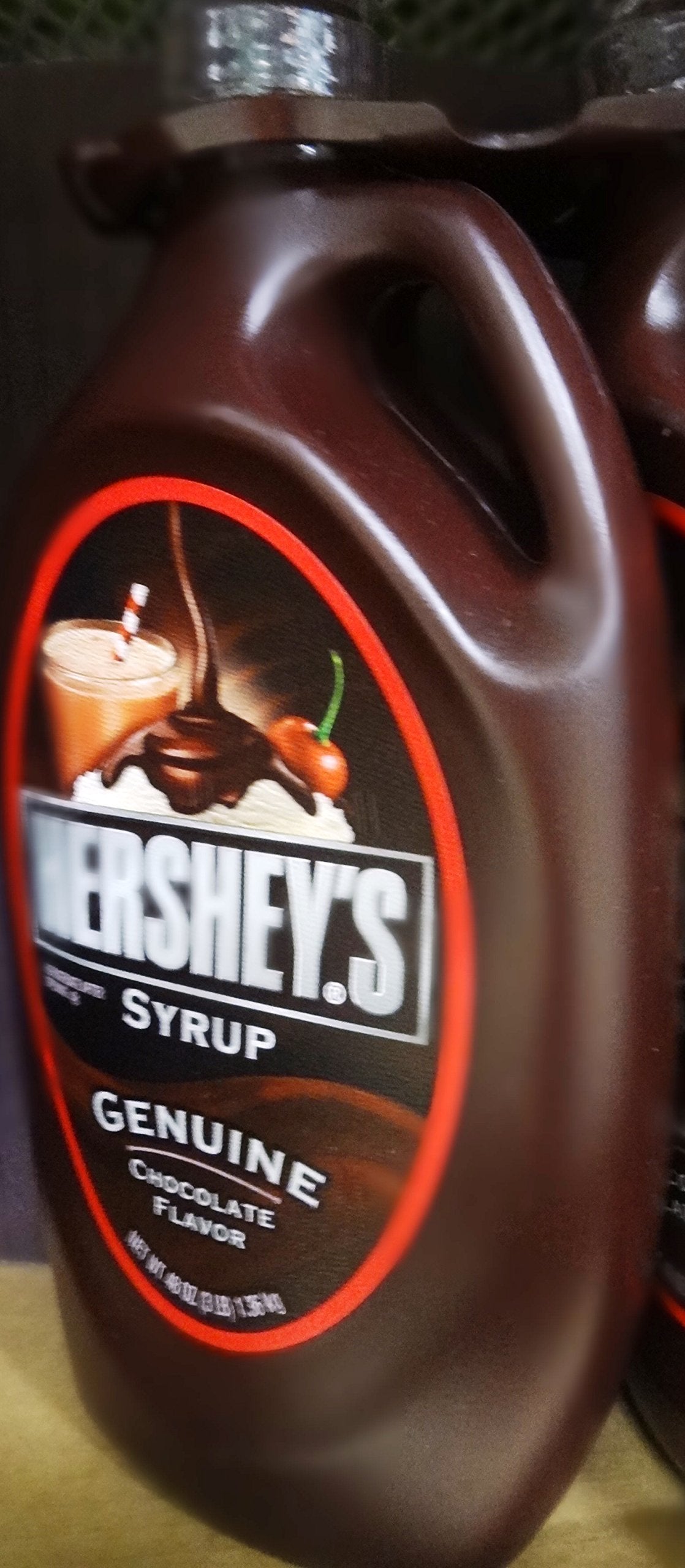 Hershey sirope de chocolate frente del envase para verter y decorar postres