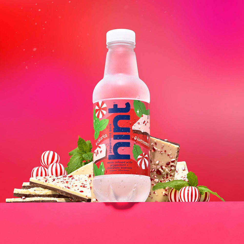 Hint Peppermint Bark botellas en refrigerador listas para beber frías