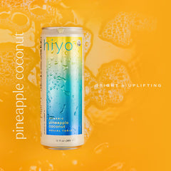 HIYO lata abierta con efervescencia que sugiere sabor tropical y refresco