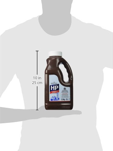 HP Sauce 2 L servida en mesa de buffet complementando platos y facilitando servicio