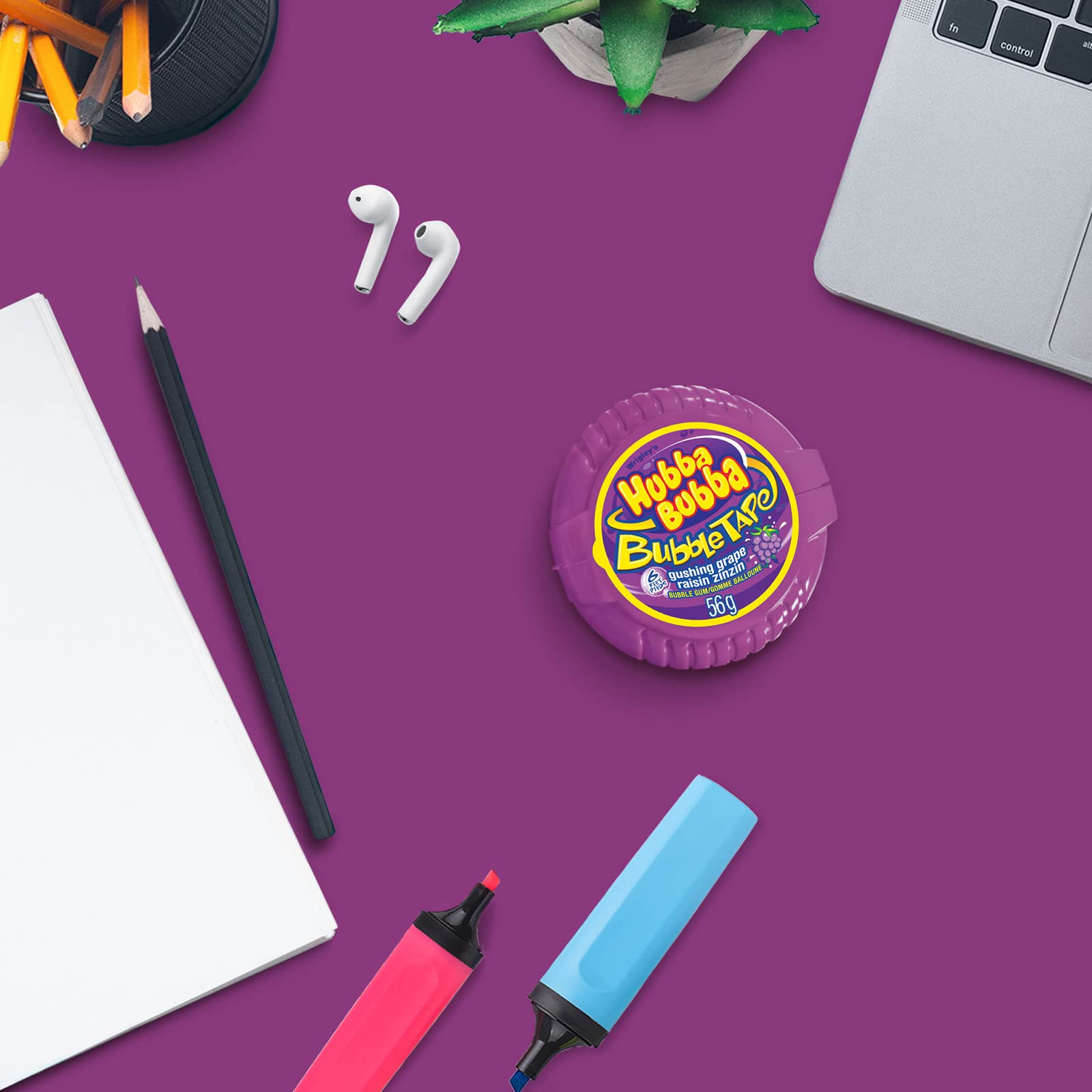 Hubba Bubba tamaño en mano para comparar longitud de 6 pies