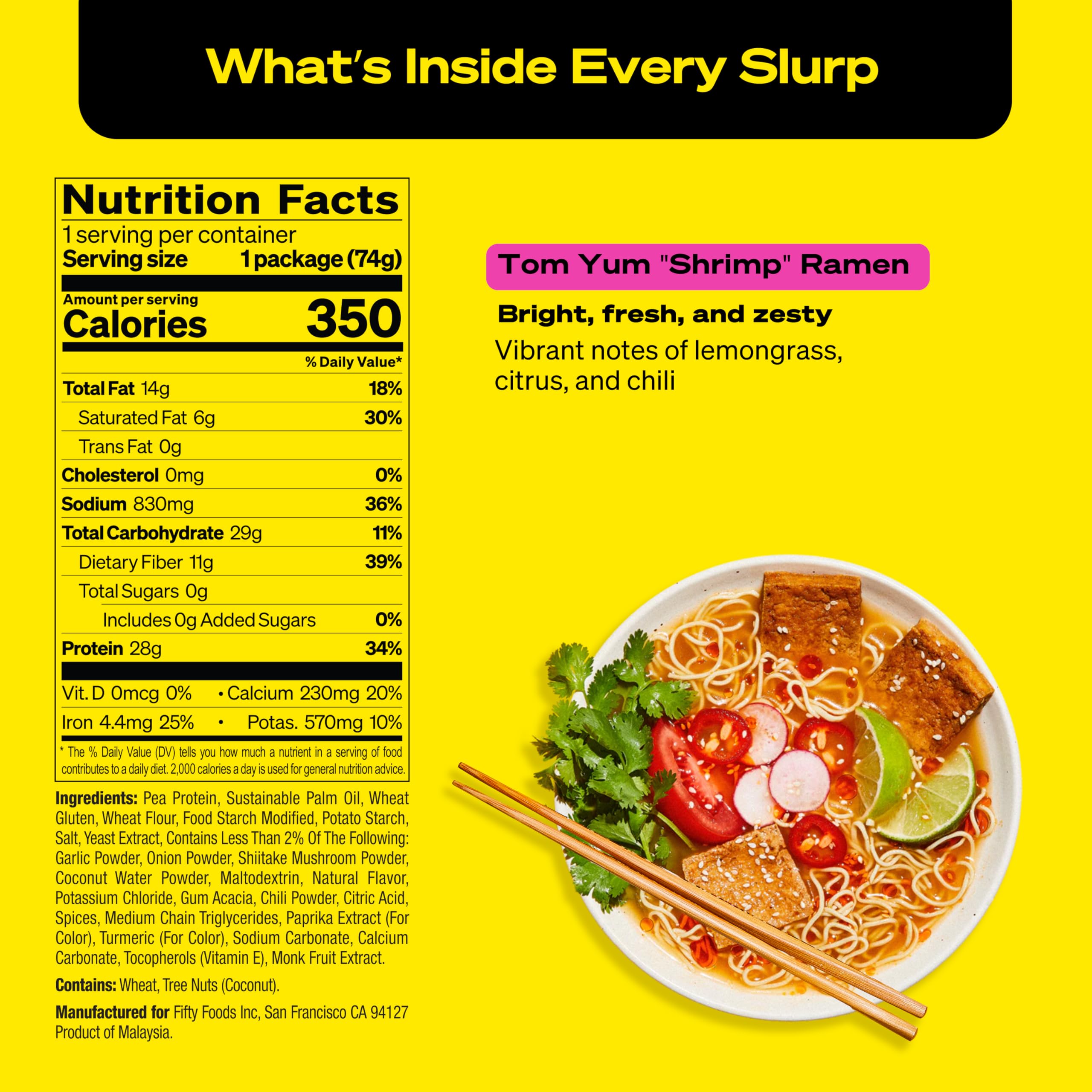 immi tazón Black Garlic “Chicken” con detalle del caldo umami, aroma intenso