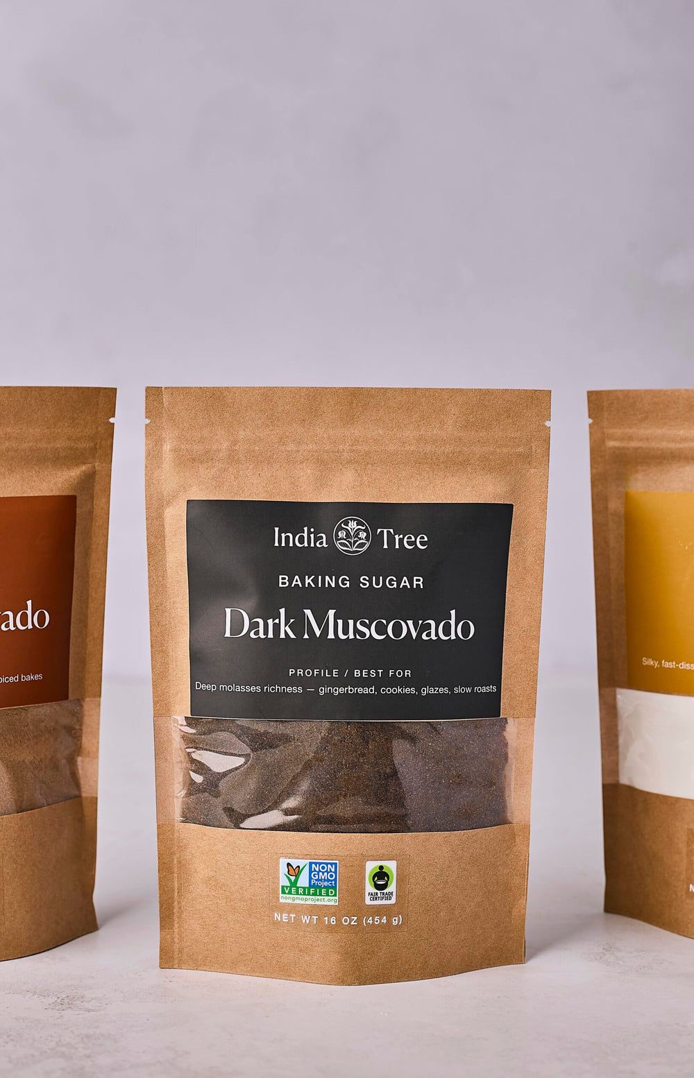 India Tree azúcar en uso sobre masa para galletas, aporta humedad y sabor intenso