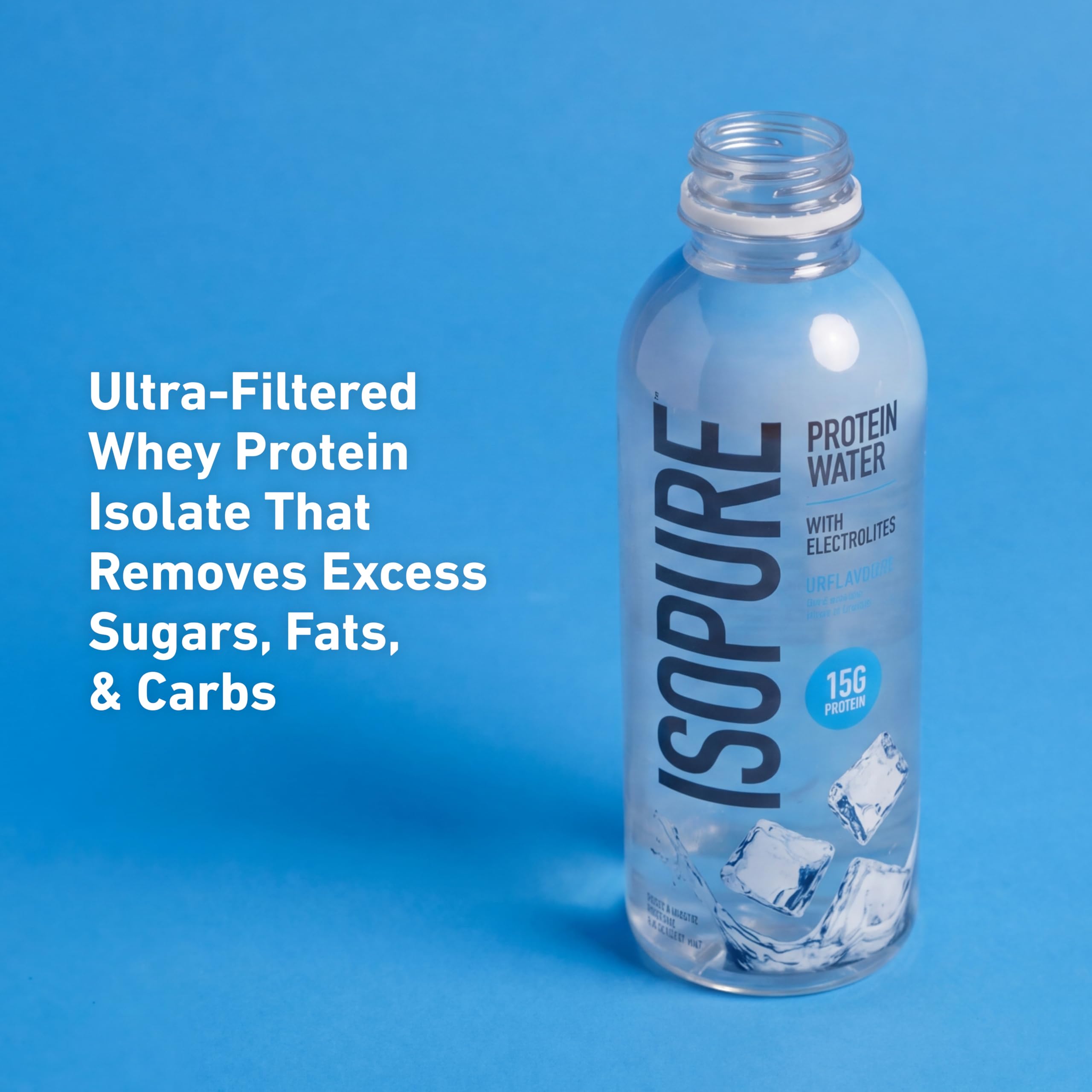 Isopure botella en mano para comparar tamaño y portar fácilmente