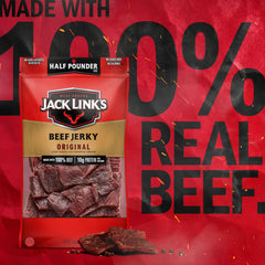 Jack Link's comparación de tamaño en mano mostrando porción Half Pounder