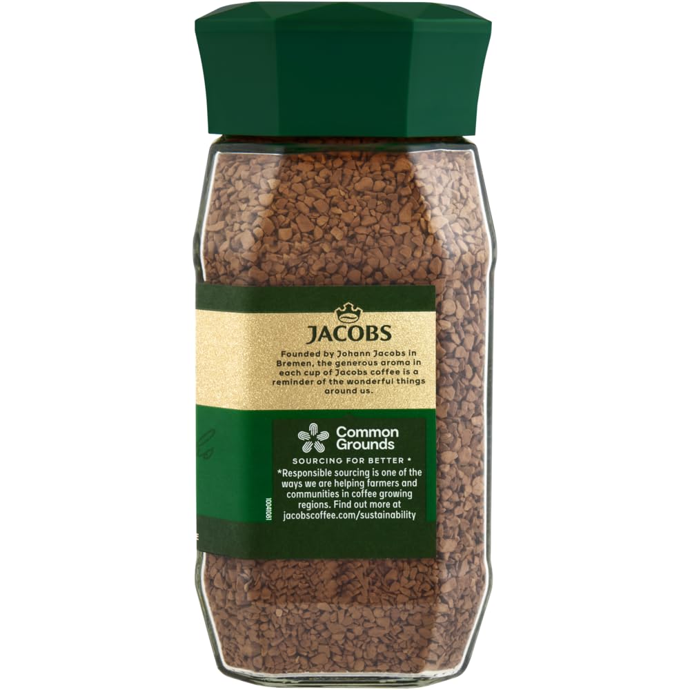 Jacobs frasco junto a objeto cotidiano para comparar tamaño práctico