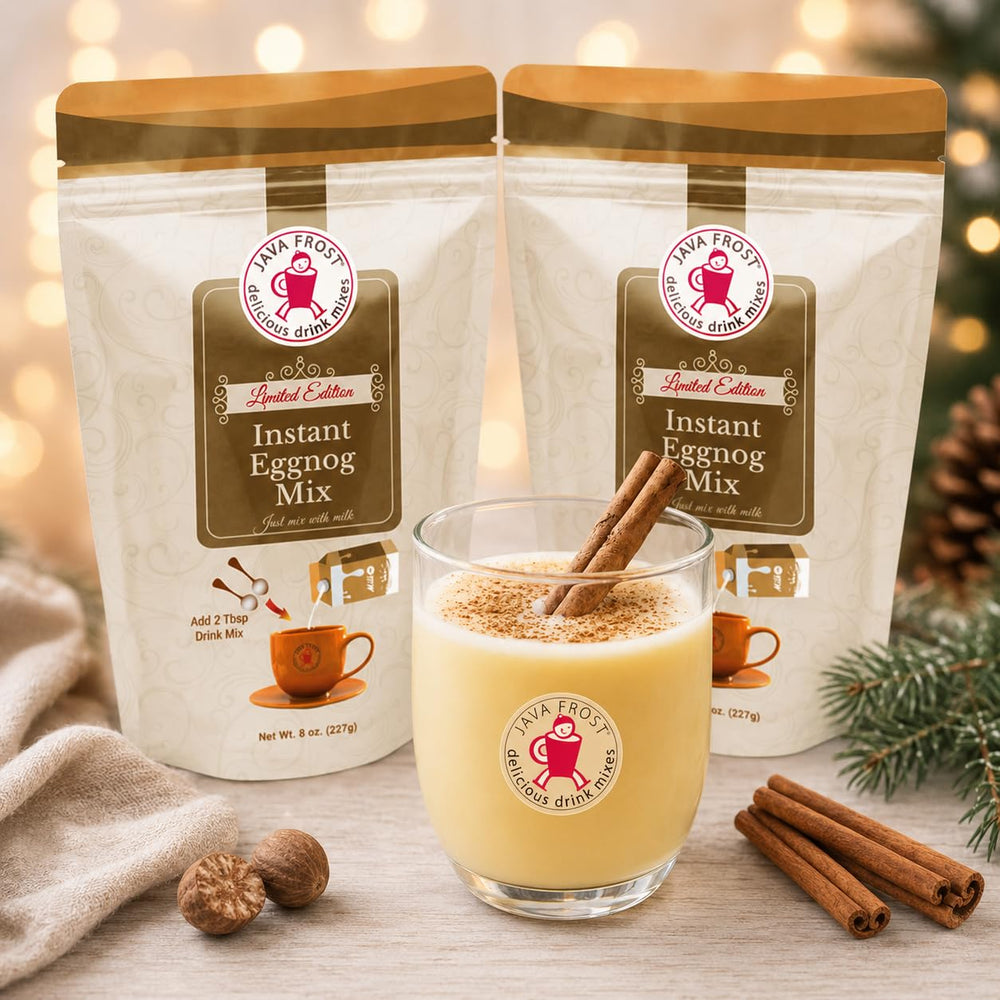 Java Frost vaso de eggnog servido con canela, listo para disfrutar