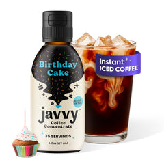 Javvy envase frontal mostrando sabor Birthday Cake y ahorro de porciones