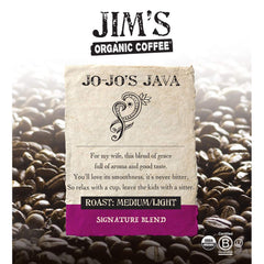 Jim’s Organic Coffee textura del café molido en primer plano con aroma preservado