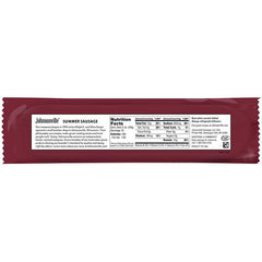 Johnsonville salchicha en tabla de charcutería acompañada de quesos para inspiración de servicio