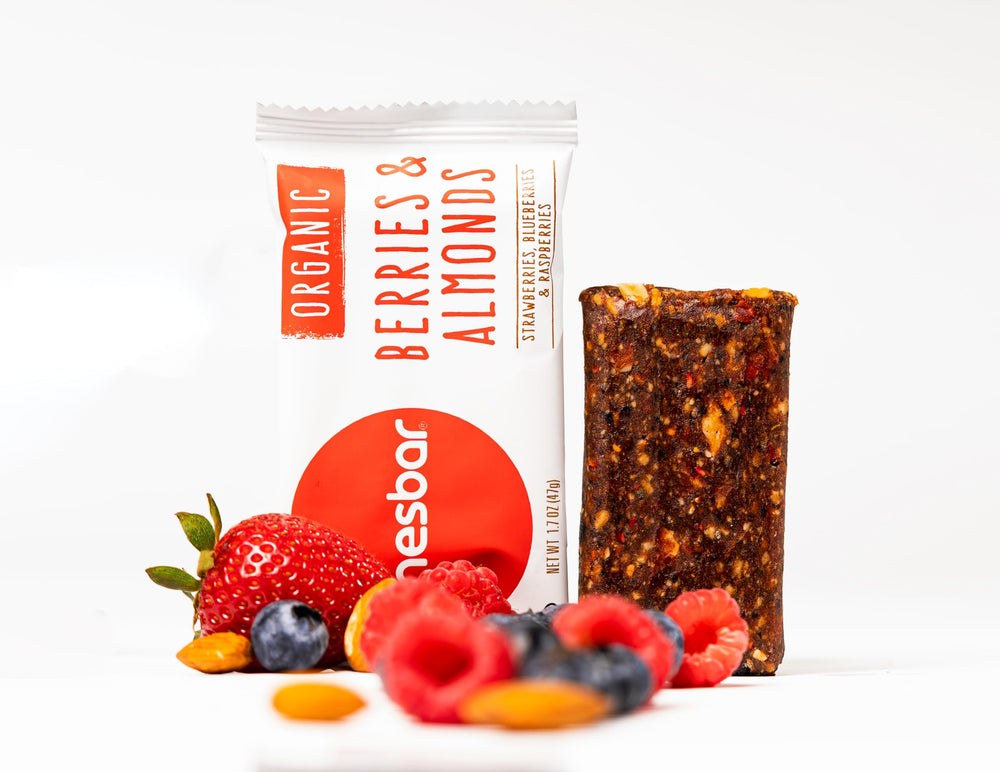 jonesbar barra en mano mostrando tamaño práctico para snack