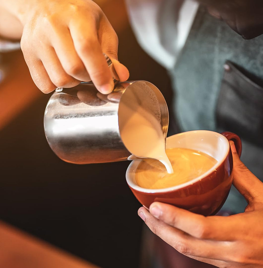 Juan Valdez primer plano de notas cítricas y caramelo sugeridas en taza