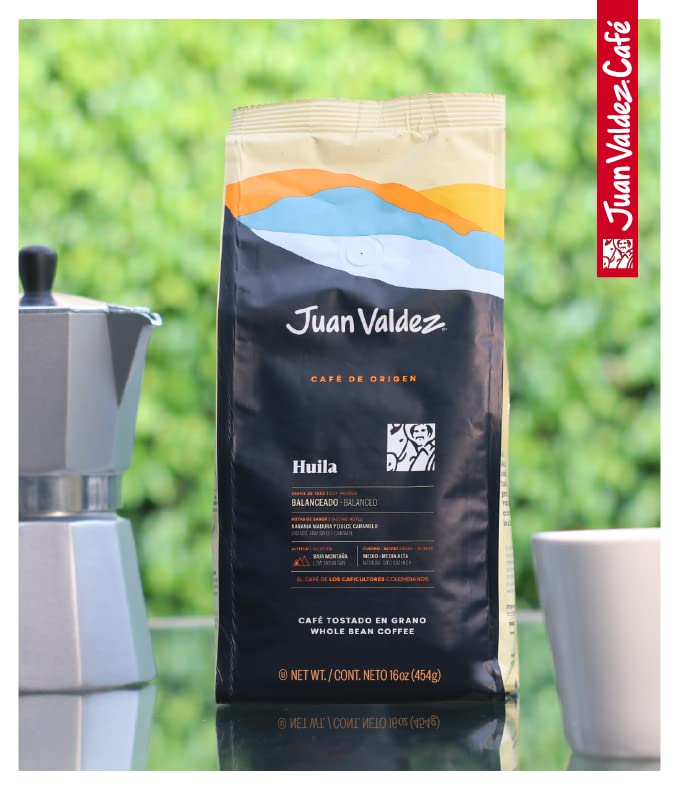 Juan Valdez paquete 16 oz al lado de una regla para escala visual