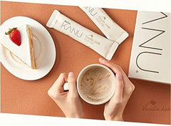 Kanu detalle de textura cremosa del latte al disolverse