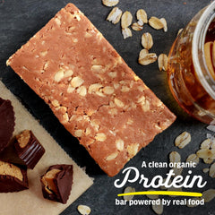 Kate's barra envuelta en mano, lista para llevar como snack conveniente y portátil