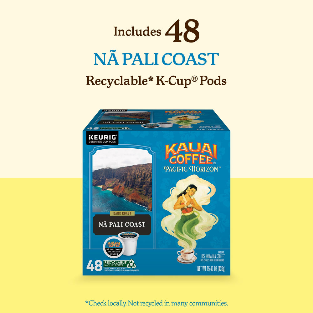 Kauai Coffee cápsula sostenida en mano para comparar tamaño