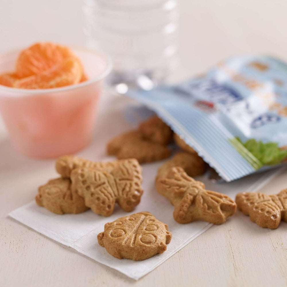 Kellogg's galletas en mano mostrando tamaño porción conveniente