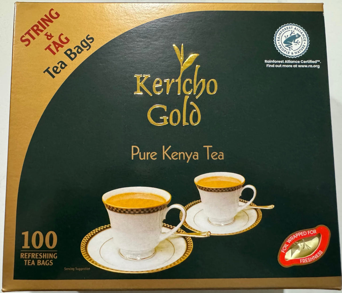 Kericho Gold bolsa frontal envuelta en foil mostrando frescura y protección del té