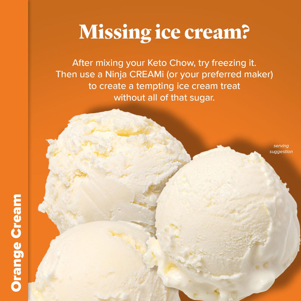 Keto Chow Orange Cream en shaker durante mezcla rápida que facilita preparación