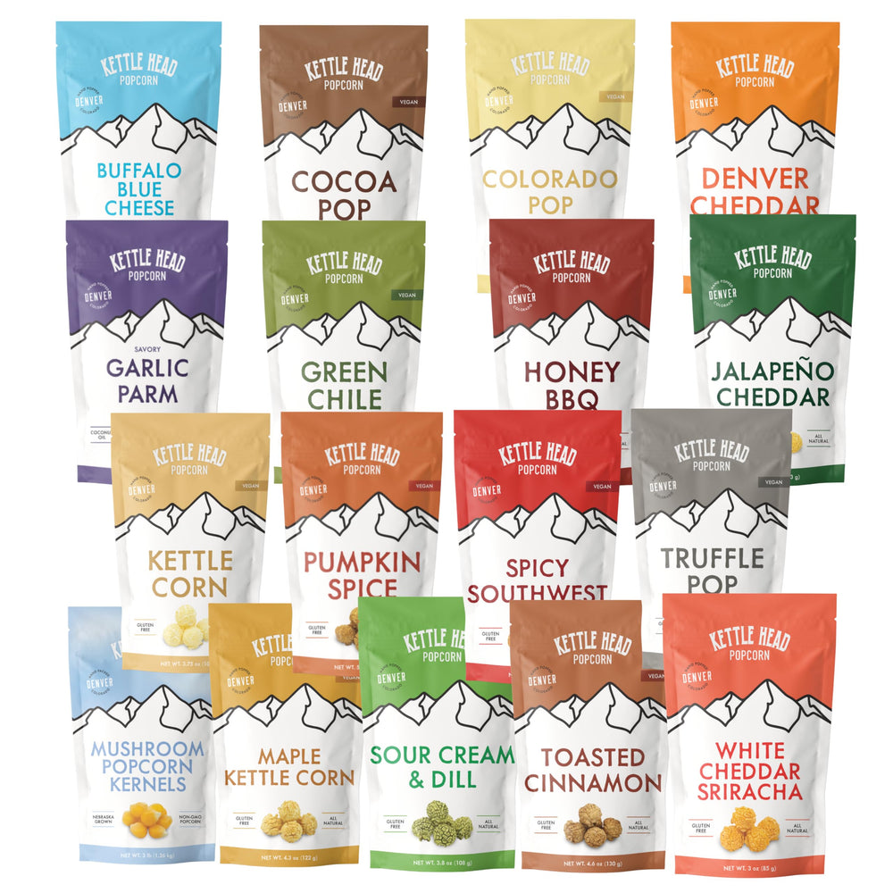 Kettle Head Popcorn bolsa 4 oz junto a objeto para comparar tamaño, porción ideal