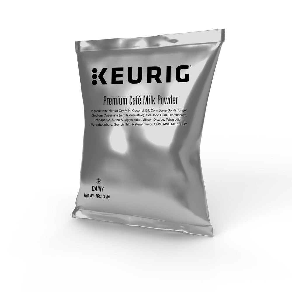 Keurig bolsa junto a taza para comparar tamaño y rendimiento por ración