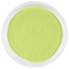 Kikkoman salsa wasabi untada en sandwich realzando sabor y presentación