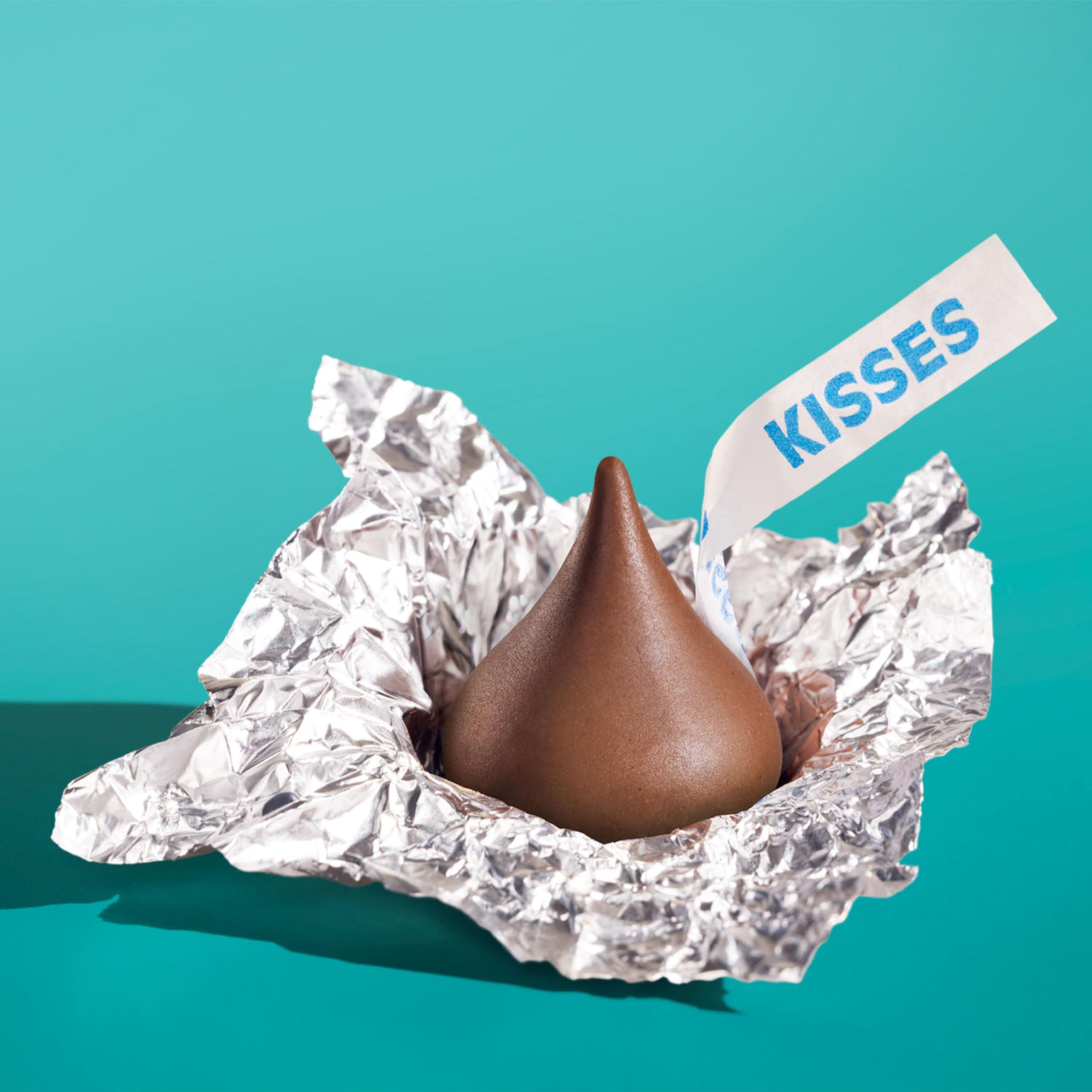 Kisses HERSHEY'S etiqueta con información kosher y sin gluten visible y clara
