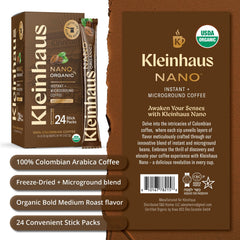 Kleinhaus taza preparada en manos que muestra cuerpo y crema ligera