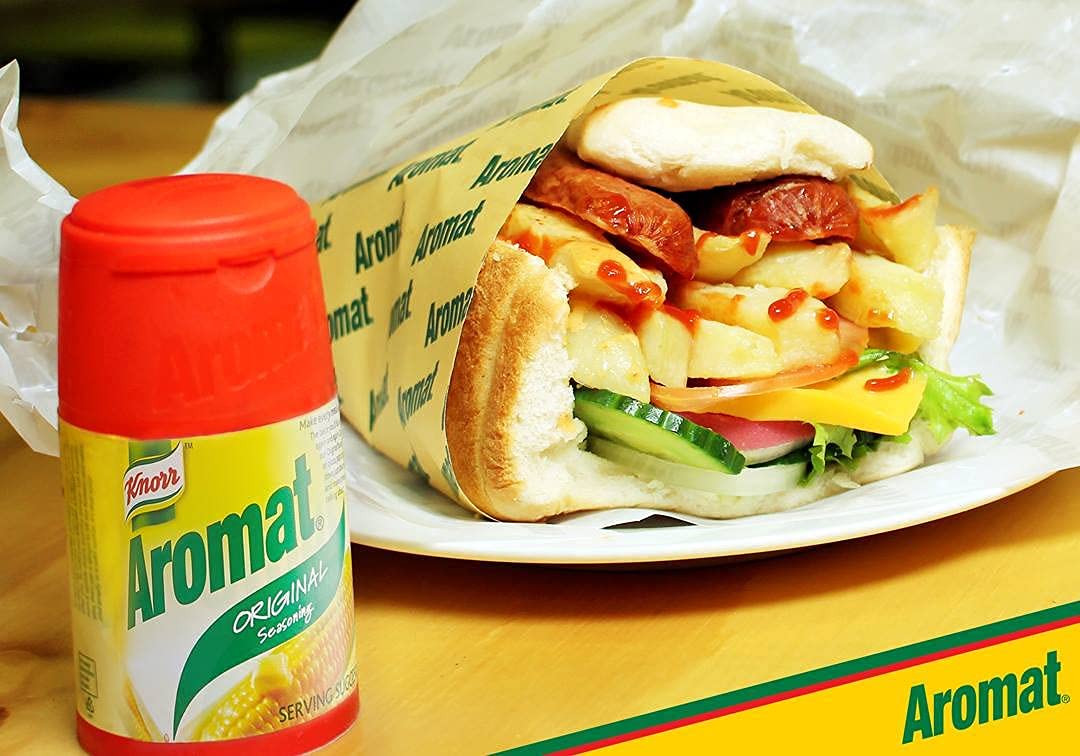 Knorr Aromat sazonando verduras asadas para sabor balanceado