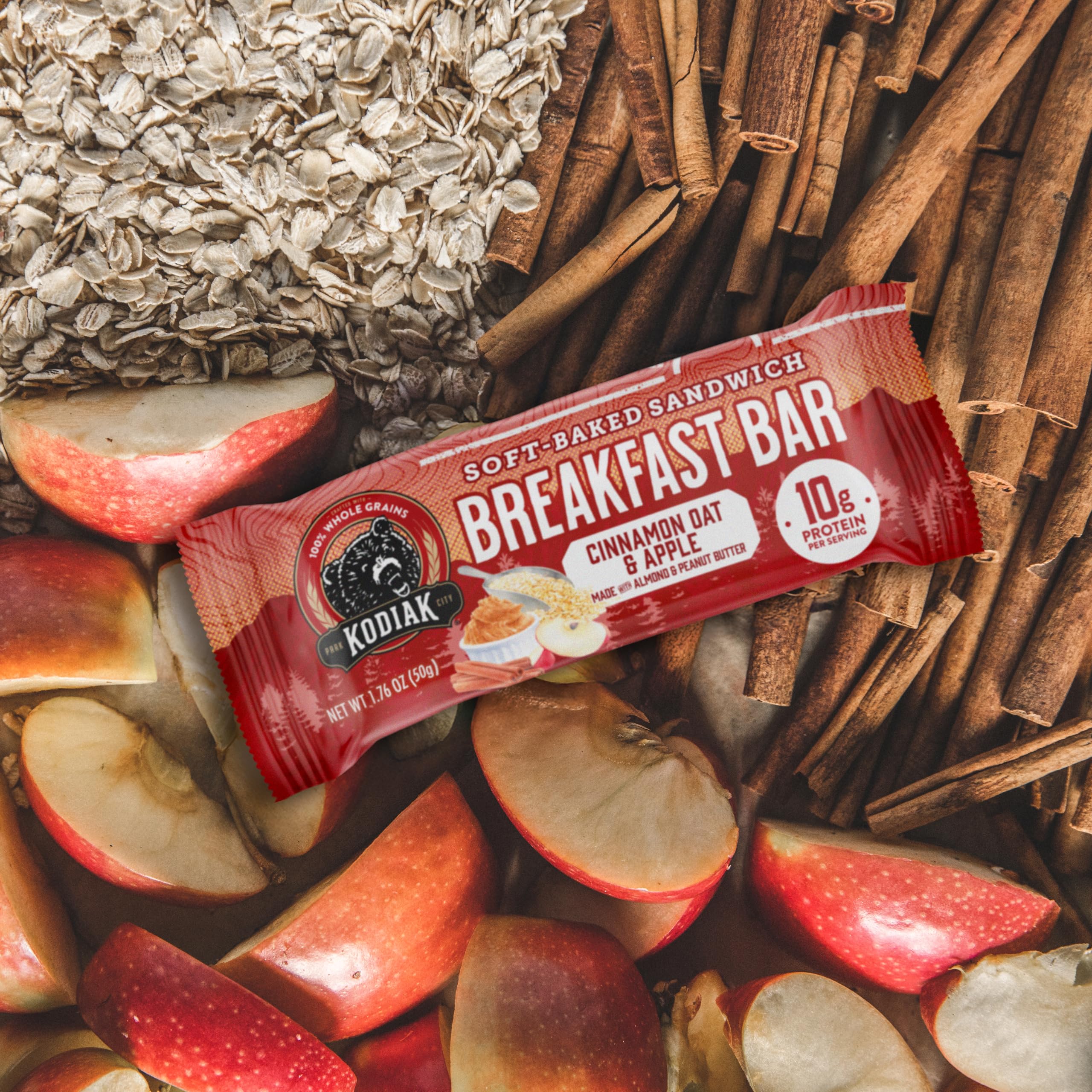 Kodiak Cakes barrita en mesa de desayuno informal para consumo rápido y nutritivo