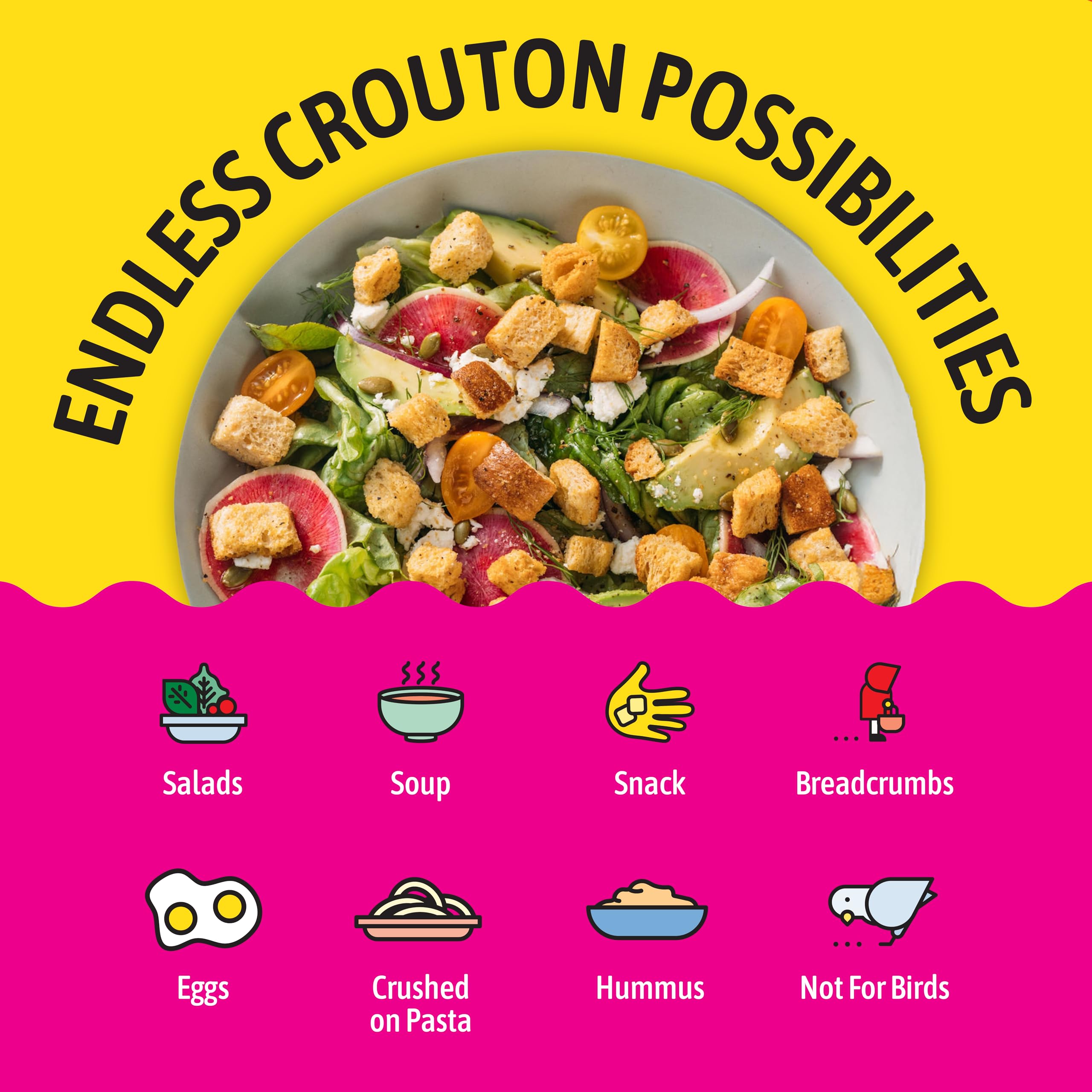 Kooshy Croutons comparado con una mano para mostrar tamaño y porción práctica