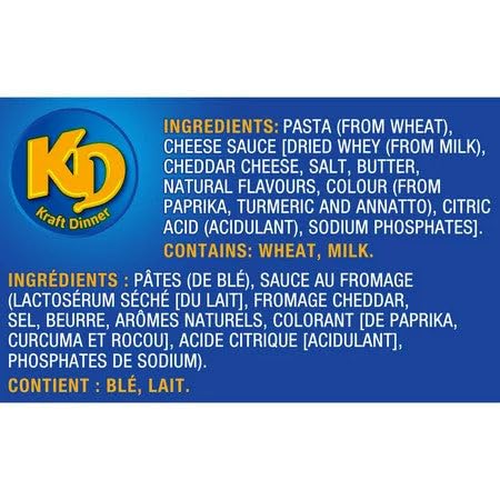 Kraft Dinner macarrón cercano que muestra la forma distintiva y textura cocida, familiaridad