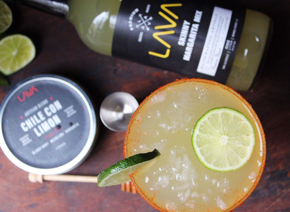 Coctelera con LAVA y tequila, proceso rápido para margarita fría y consistente