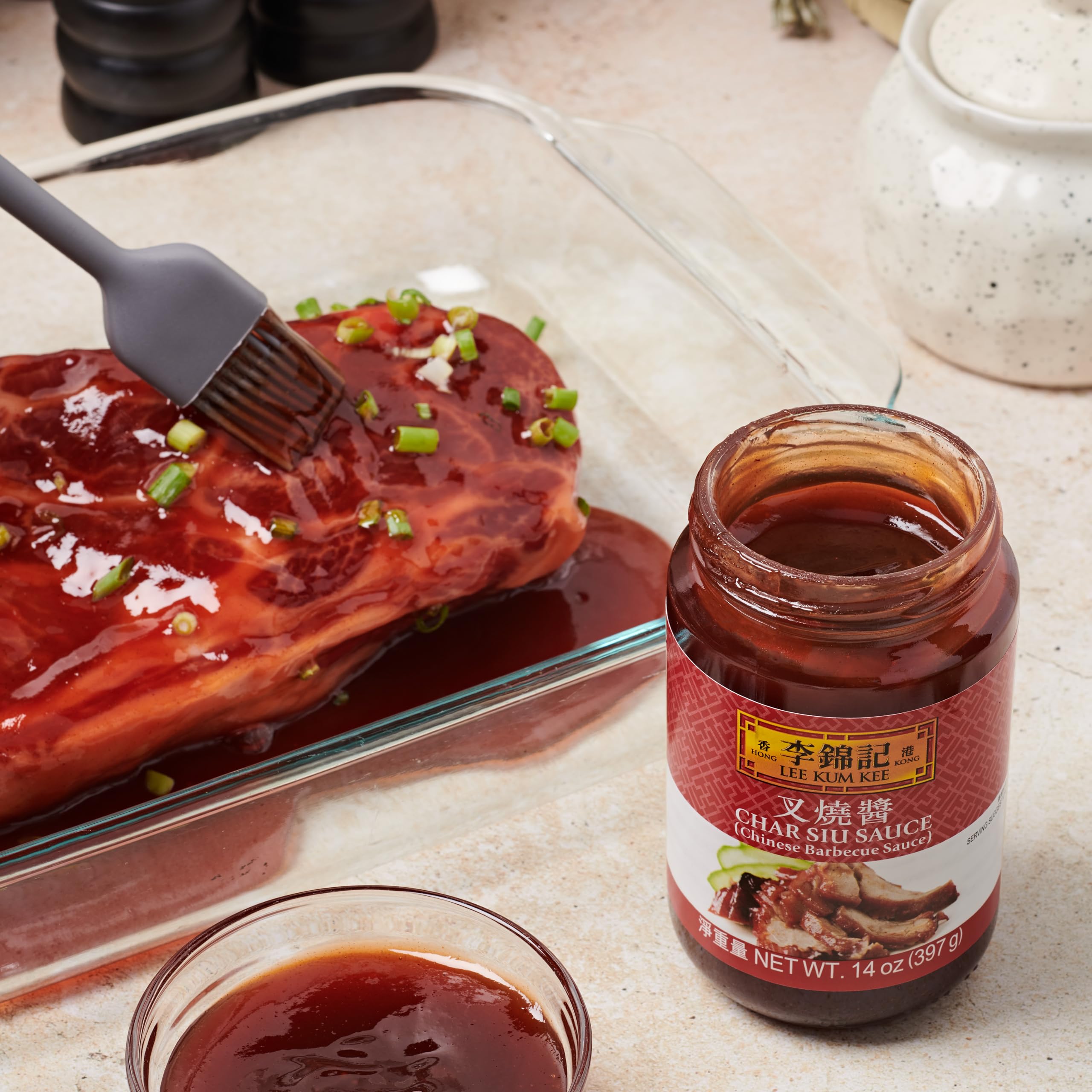 Lee Kum Kee frascos en cocina lifestyle para inspirar comidas caseras fáciles