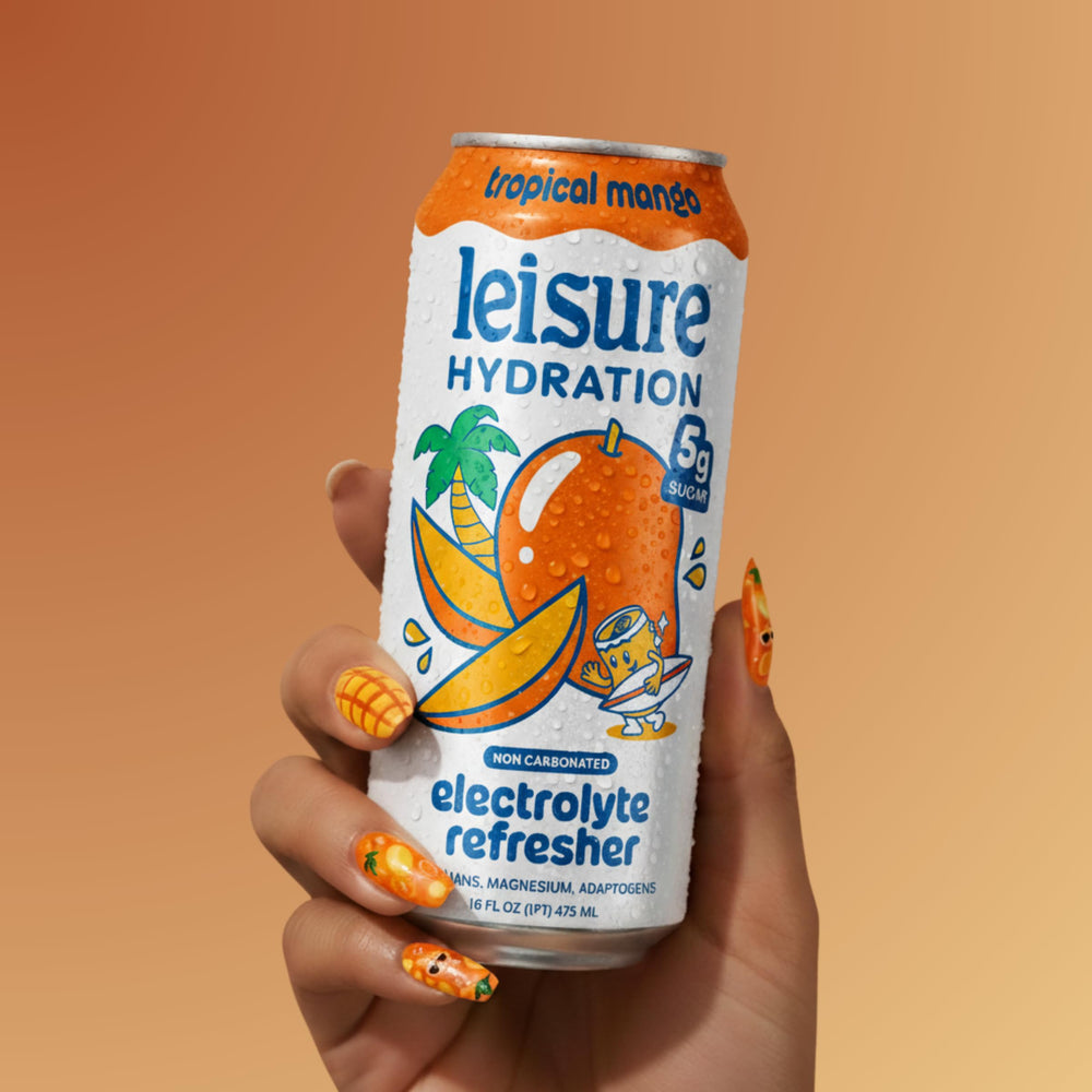 Leisure lata abierta con bebida mostrando bebida lista para beber