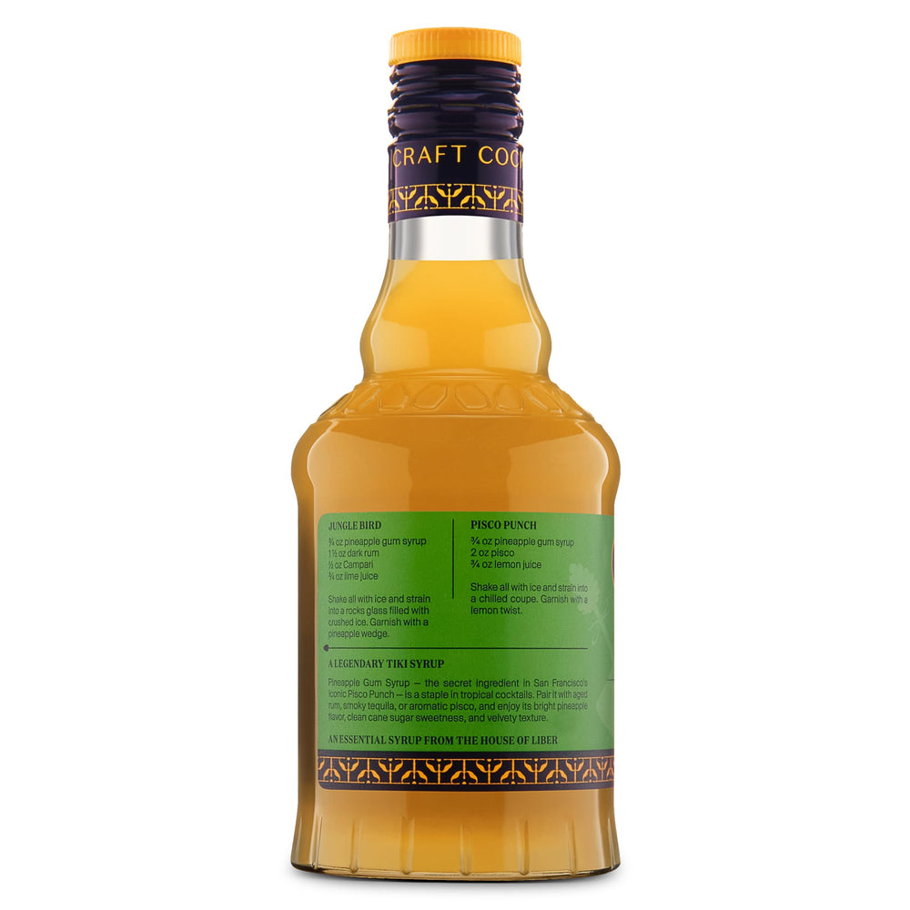 Liber & Co. jarabe en Jungle Bird servido en bar, brinda aroma tropical