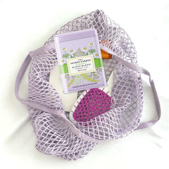 Life Plus Style Gourmet bolsita infusionándose en taza, momento relajante