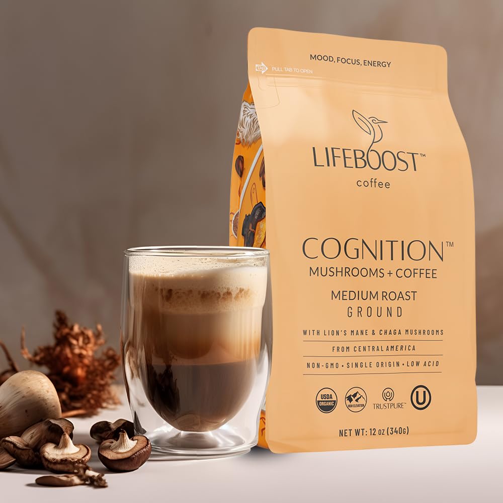 Lifeboost escena de desayuno con taza y libro para estilo de vida enfocado