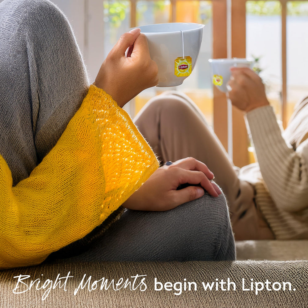 Lipton etiqueta y lote enfocada para ver información y fecha de producción clara