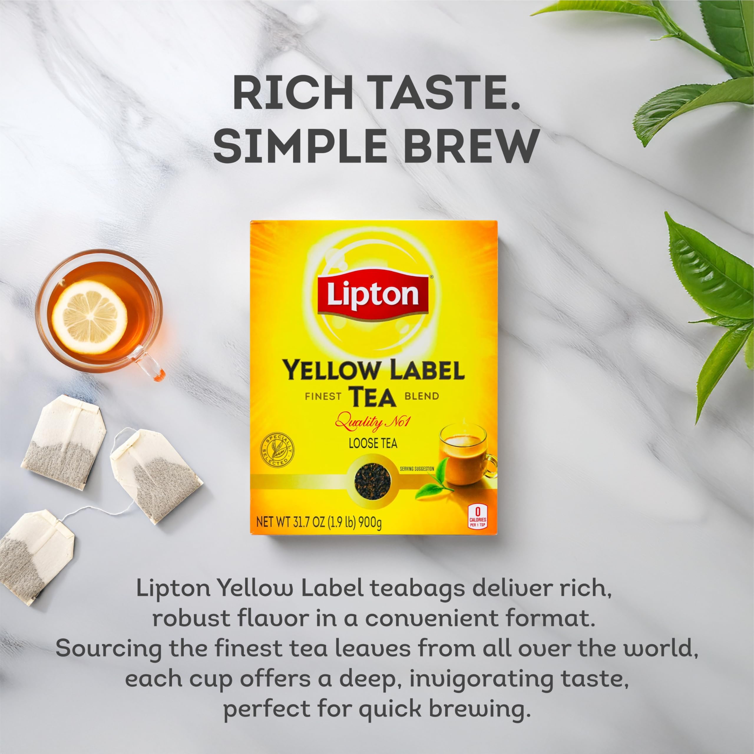 Lipton taza servida ámbar en entorno hogareño mostrando aspecto y calidez