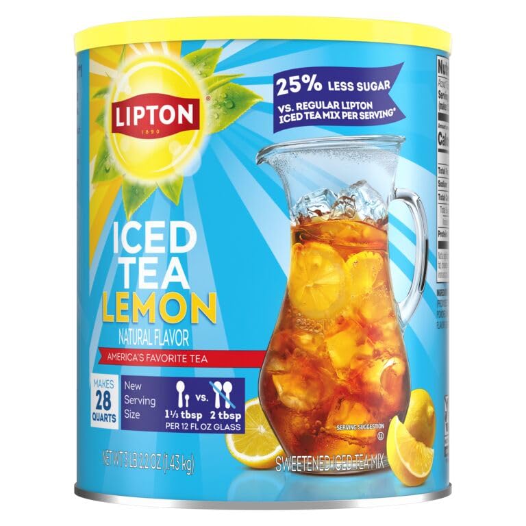 Lipton vaso con hielo y té limón que ofrece refresco instantáneo