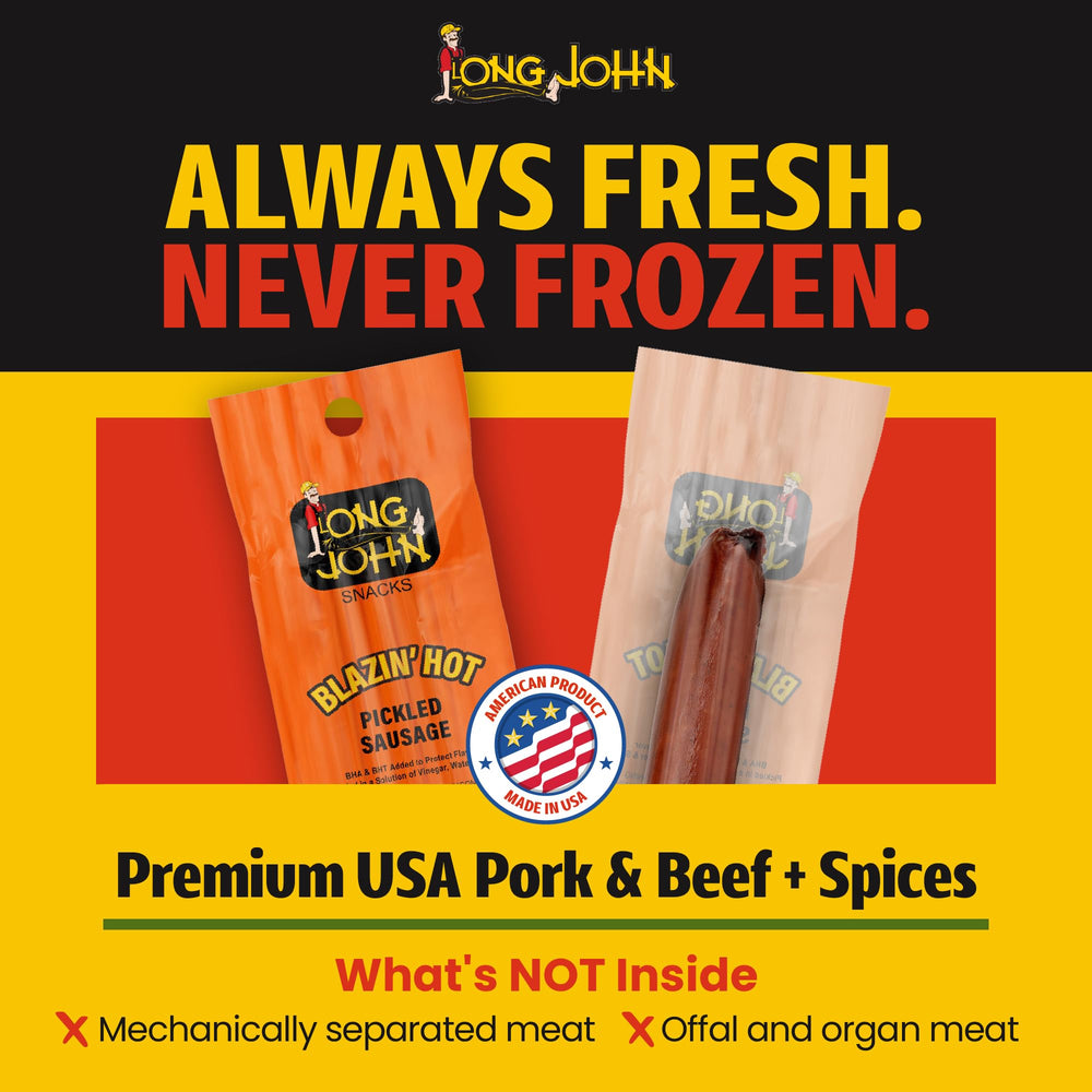 Long John Snacks palito en mano para comparar tamaño y portabilidad