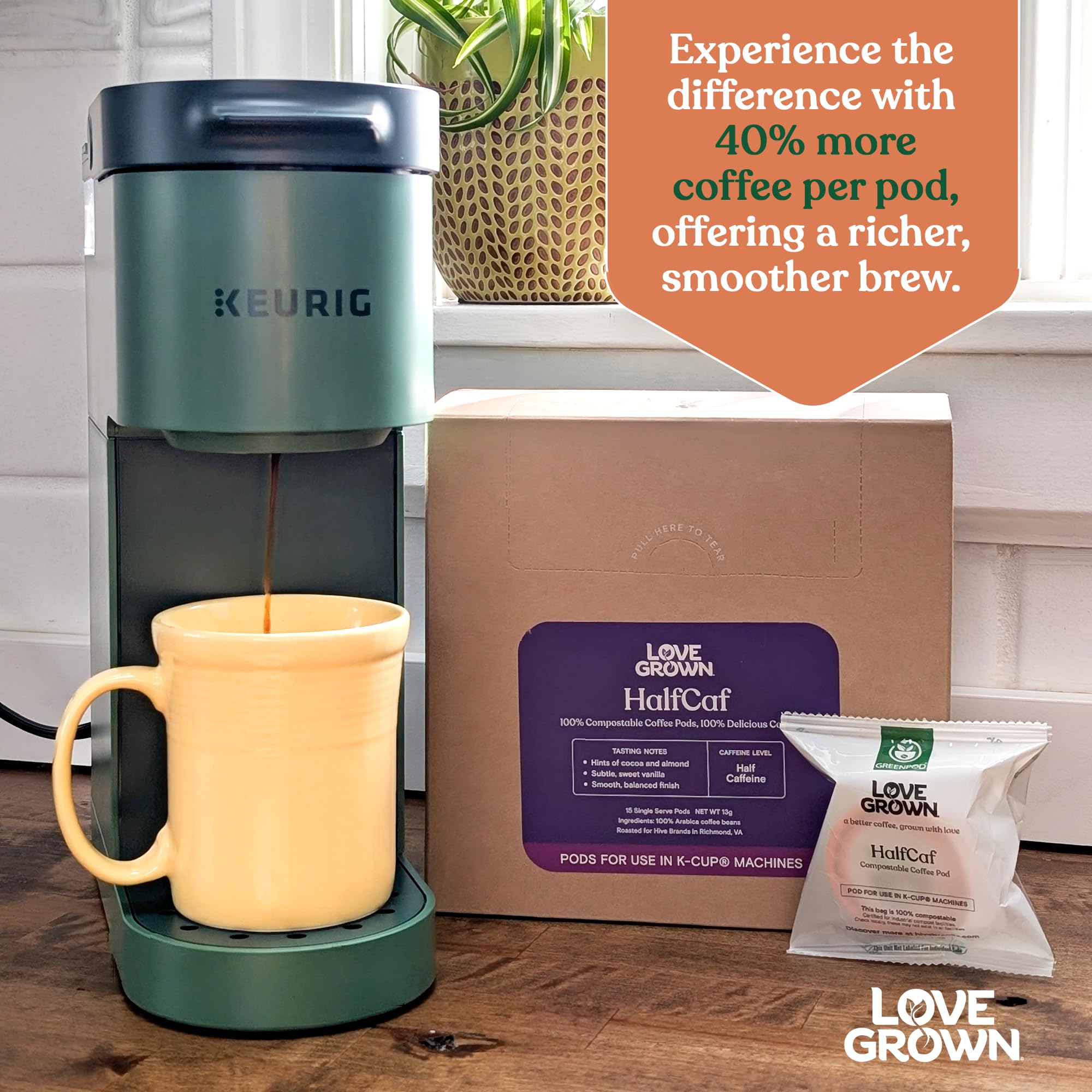 Love Grown cápsula en mano para comparar tamaño y cantidad de café por porción