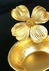 Luxe Cake polvo oro aplicado sobre fondant mostrando acabado dorado realista