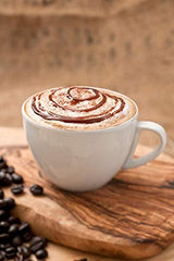 Lyons salsa vertida sobre helado, mejora sabor y apariencia del postre