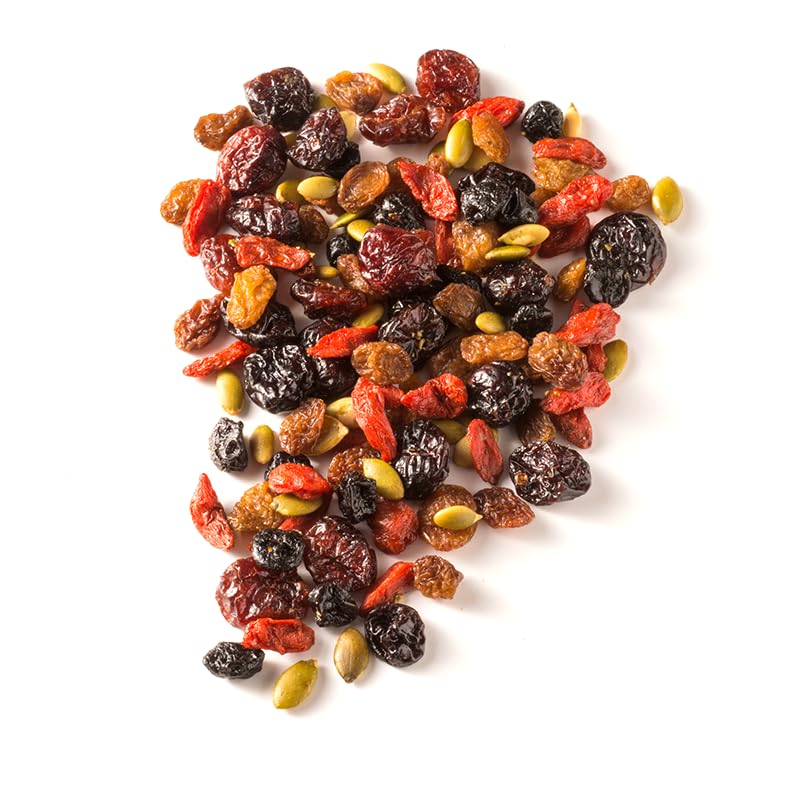 Made In Nature fruta y semillas espolvoreadas sobre yogur, añade sabor