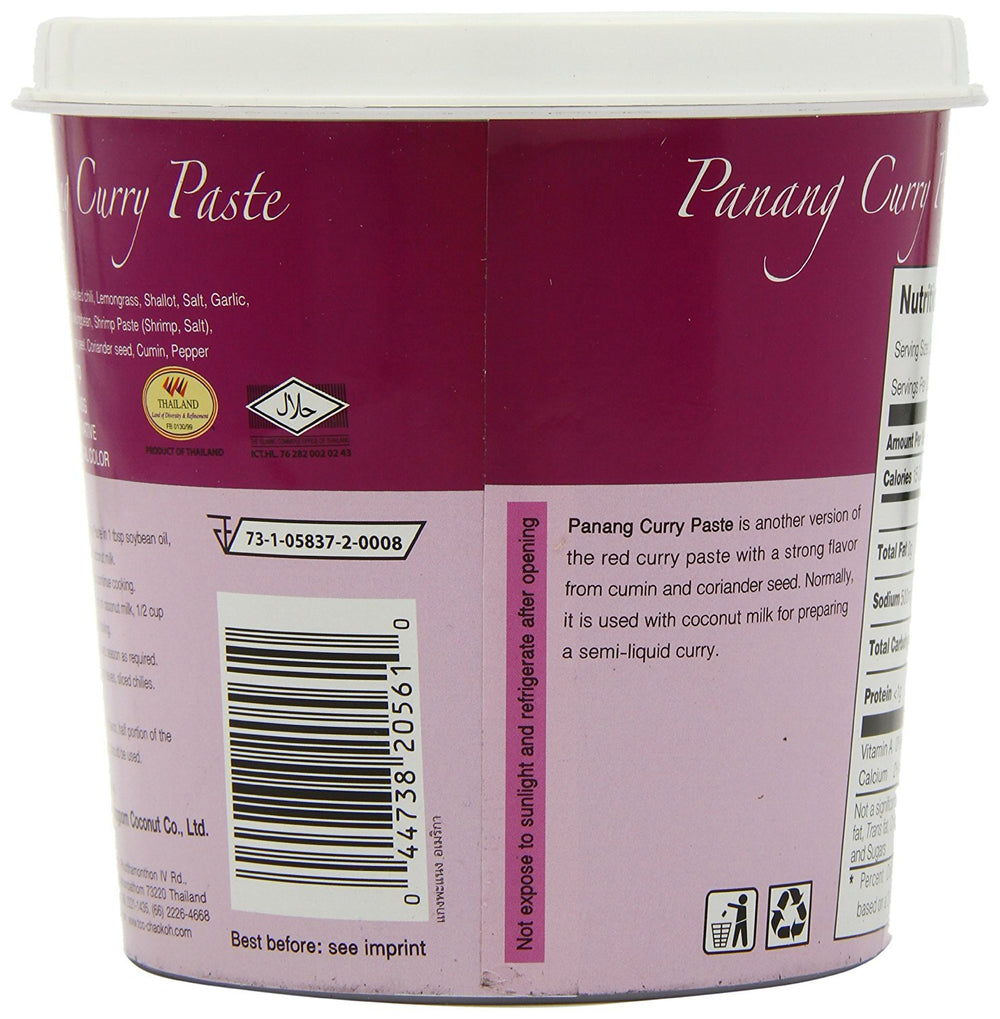 Mae Ploy Panang cocinando curry en sartén, facilita preparar platos aromáticos
