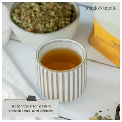 MagJo taza de té de espino servida, infusión clara y reconfortante