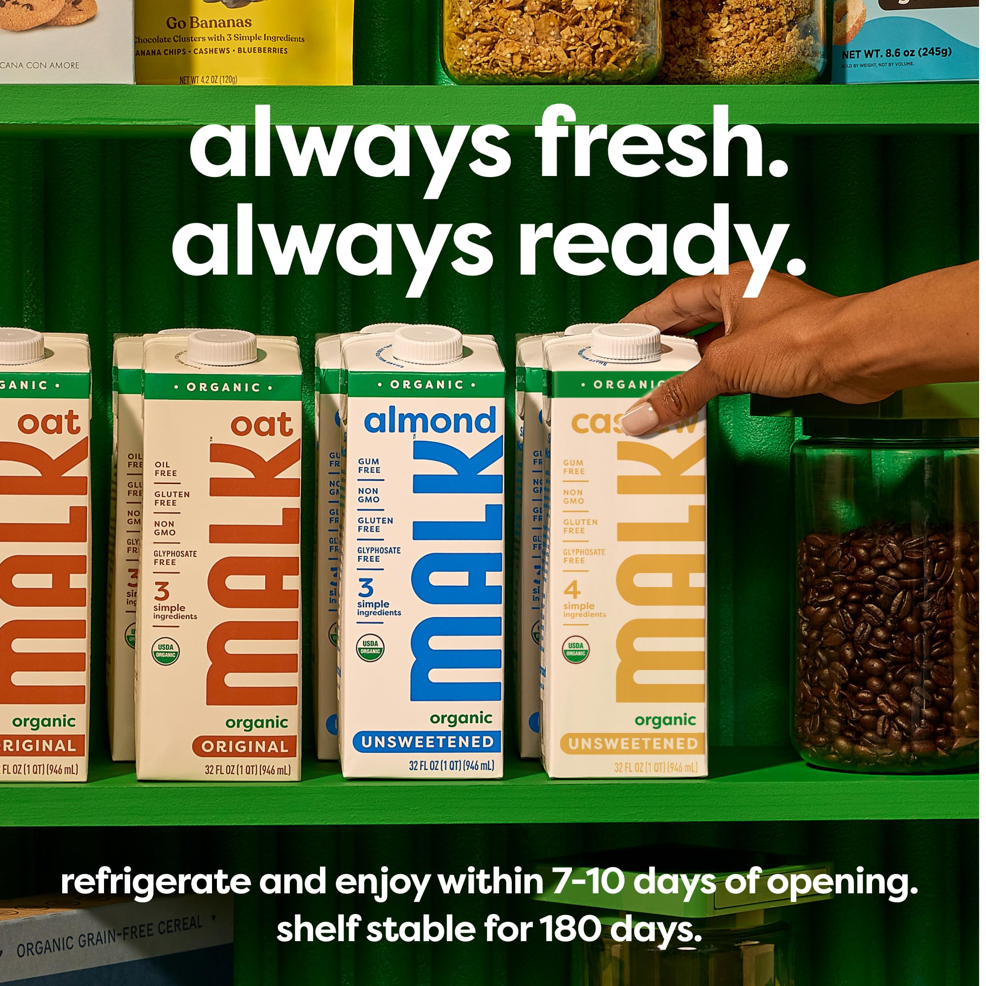 Pack MALK en una despensa ilustrando almacenamiento estable sin refrigerar