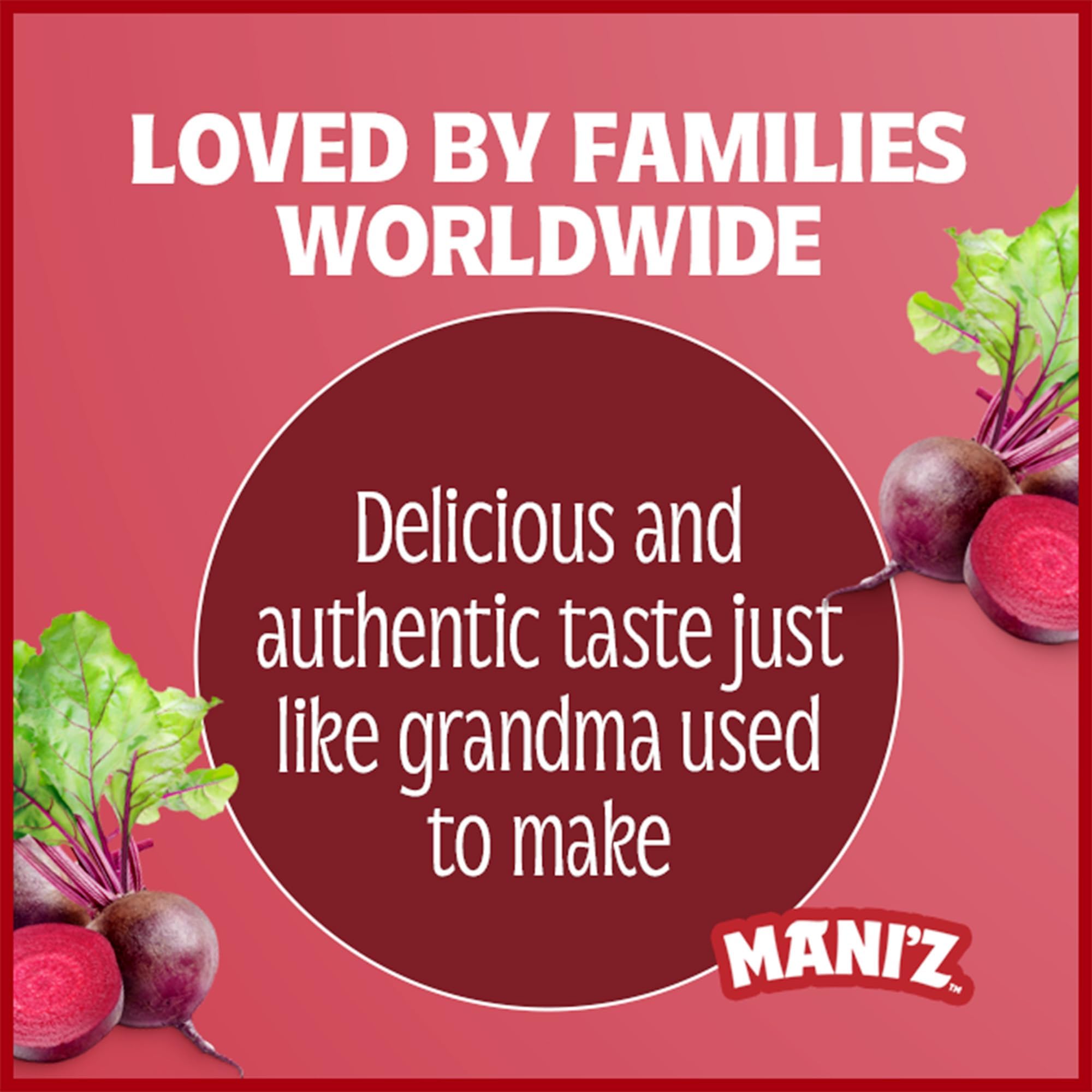 Manischewitz borscht en tazón servido con crema agria y eneldo fresco